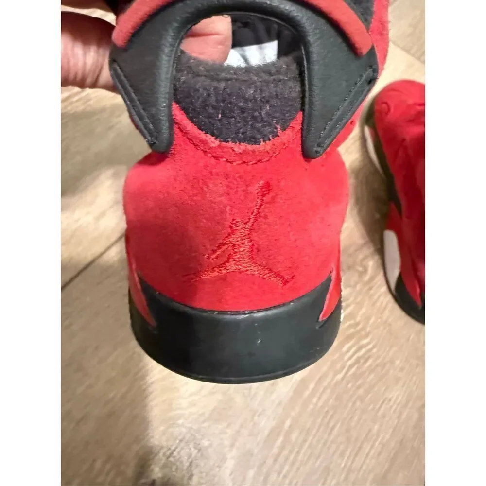 Nike Kids Size 10.5C Air Jordan 6 Retro Toro Bravo Sneakers Varsity Red Suede